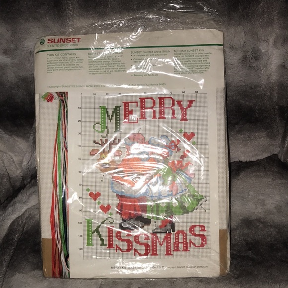 Sunset counted cross stitch merry kissmas #2910 designed by Lorna McRoden 💕 - Picture 2 of 6